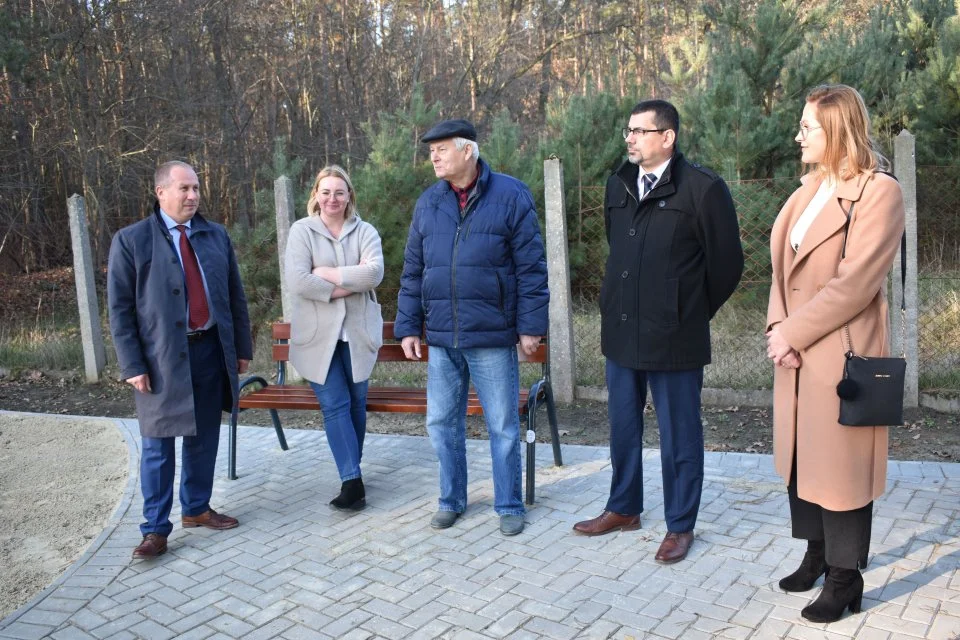 Smoszew. Plac zabaw i siłownia