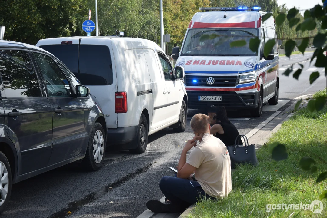 Karambol czterech aut na ulicy Leszczyńskiej w Gostyniu