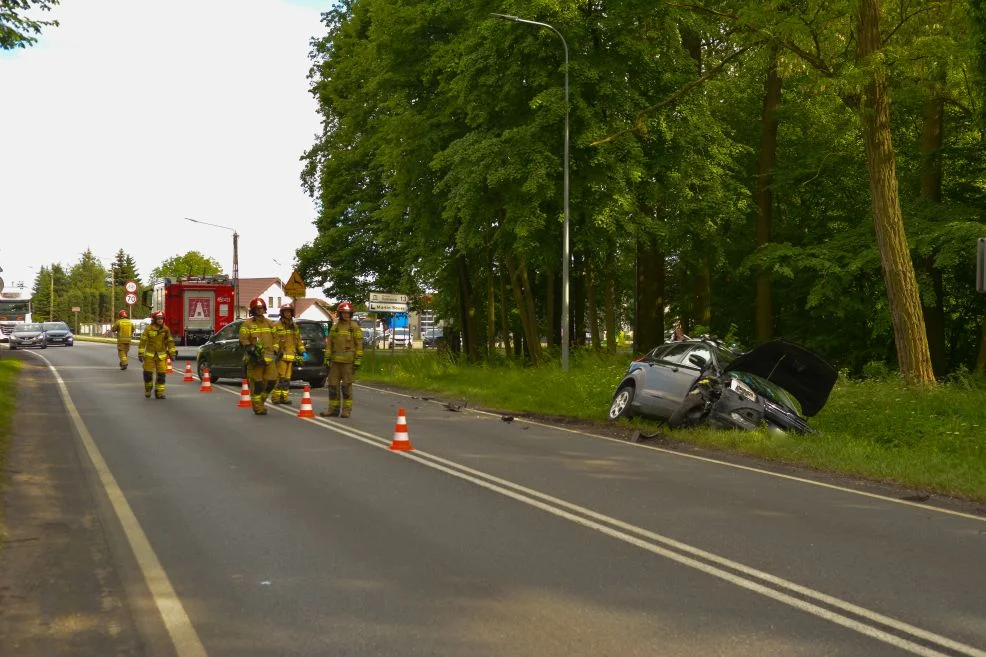 Zderzenie na DK 11 między Jarocinem a Witaszyczkami. Samochodami podróżowało pięć osób