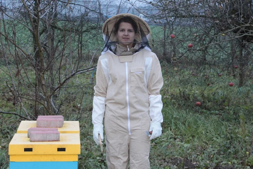 Julia Cyrulewska - najmłodsza pszczelarka z powiatu pleszewskiego [ZDJĘCIA] - Zdjęcie główne