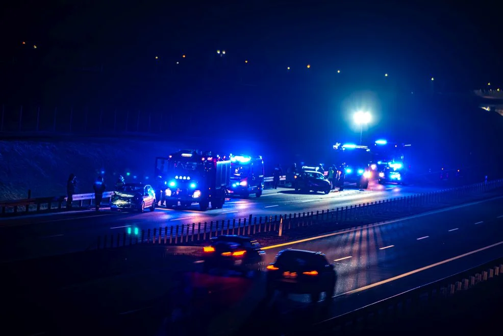 Zderzenie dwóch aut na obwodnicy Jarocina. Jedna osoba trafiła do szpitala - Zdjęcie główne
