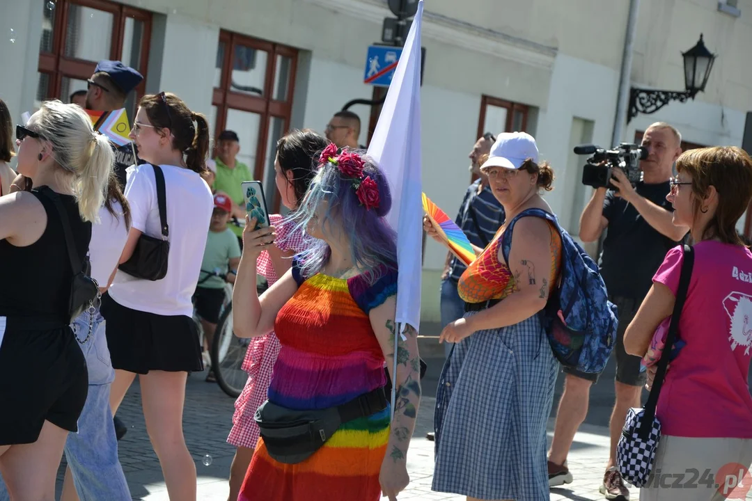 Marsz Równości i kontrmanifestacje w Rawiczu