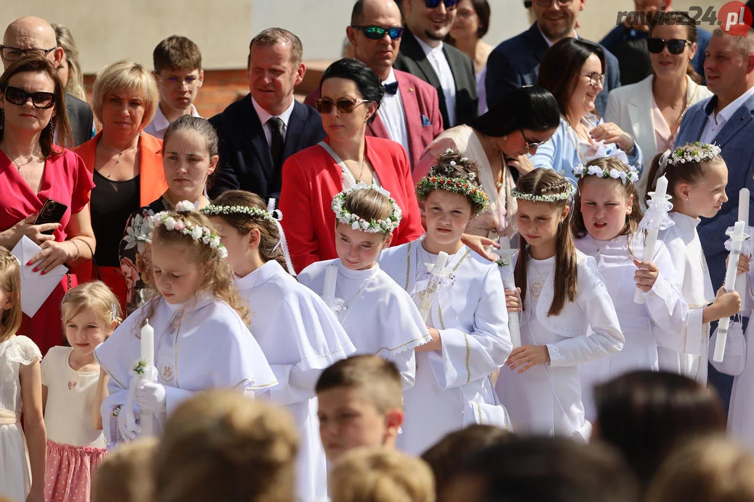 Pierwsza Komunia Święta w "białym" kościele