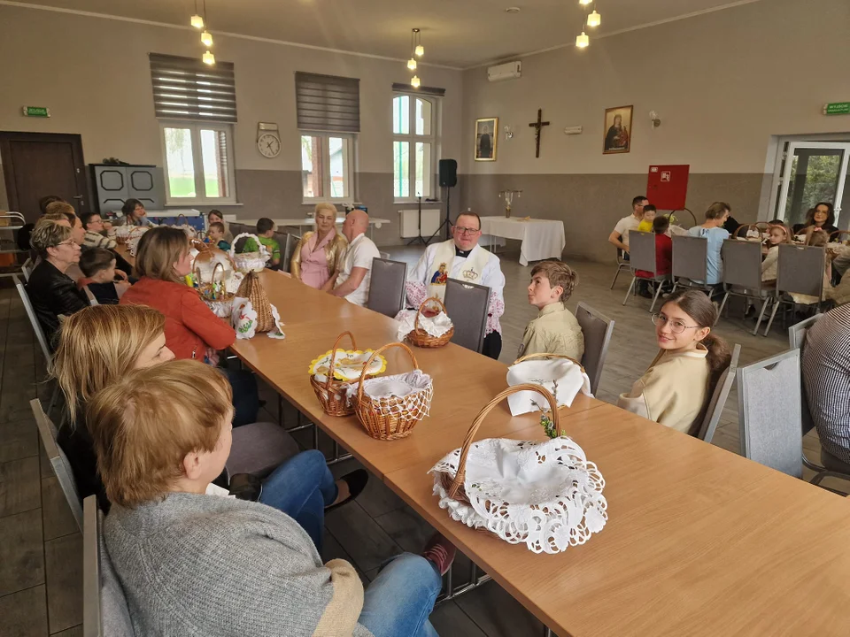 Święcenie potraw w Lutogniewie, Dzierżanowie, Bożacinie i Wróżewach [ZDJĘCIA]