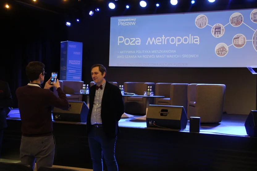 "Poza metropolią" - pleszewska konferencja o mieszkaniach w małych i średnich miastach