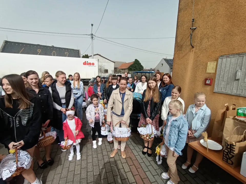 Święcenie potraw w Lutogniewie, Dzierżanowie, Bożacinie i Wróżewach [ZDJĘCIA]