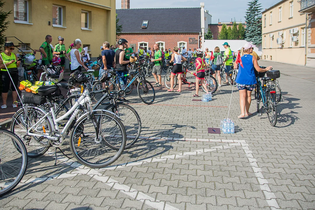 Rajd rowerowy z atrakcjami i otwarciem ścieżki nad zalew w Roszkowie