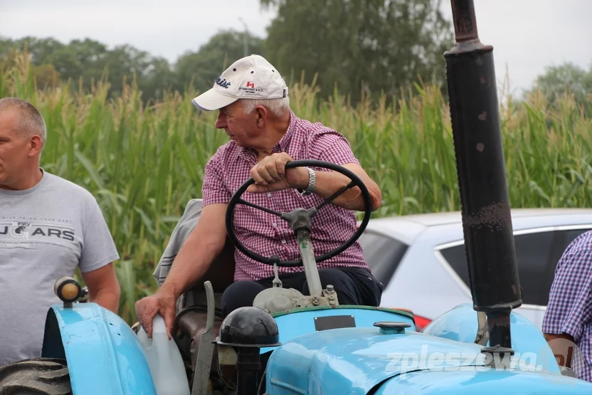 Zlot starych ciągników  wKucharach