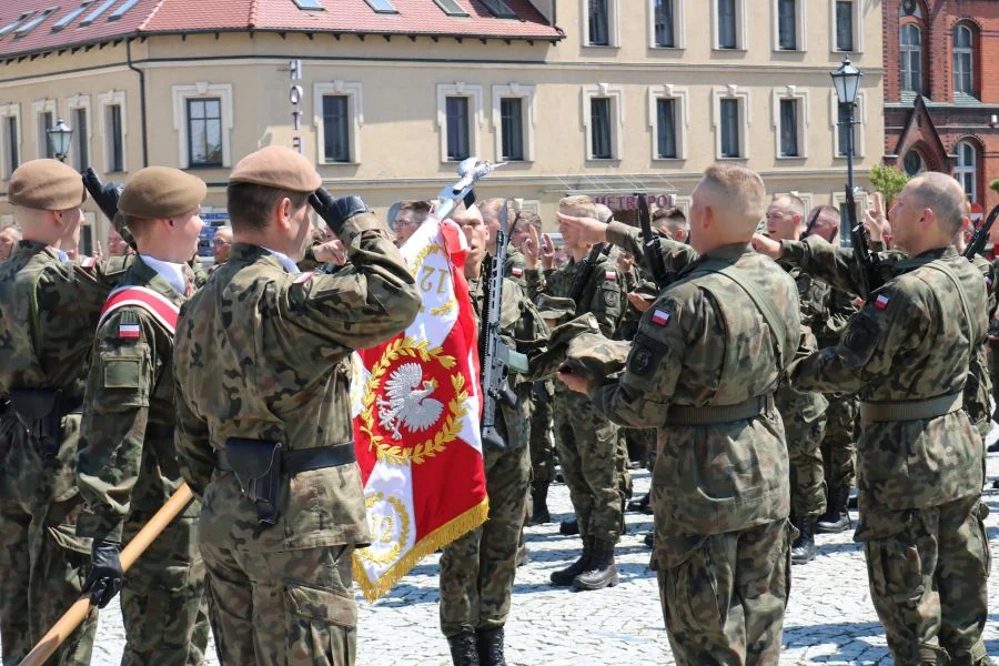 Ponad 120 rekrutów złożyło przysięgę wojskową w Śremie - Zdjęcie główne