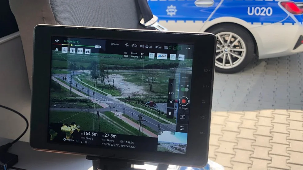 Policyjny dron monitorował zachowania kierowców w powiecie rawickim