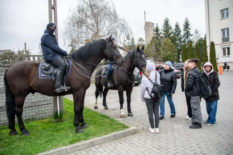 Młodzież policyjna z Wielkopolski rywalizuje w Jarocinie