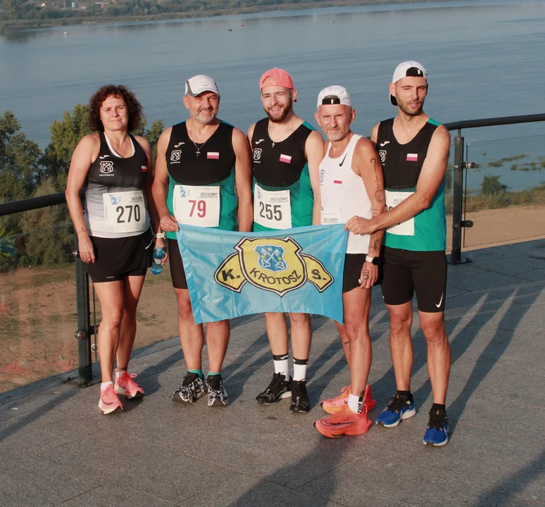 Biegacze z klubu KS Krotosz wzięli udział w Półmaratonie w Płocku