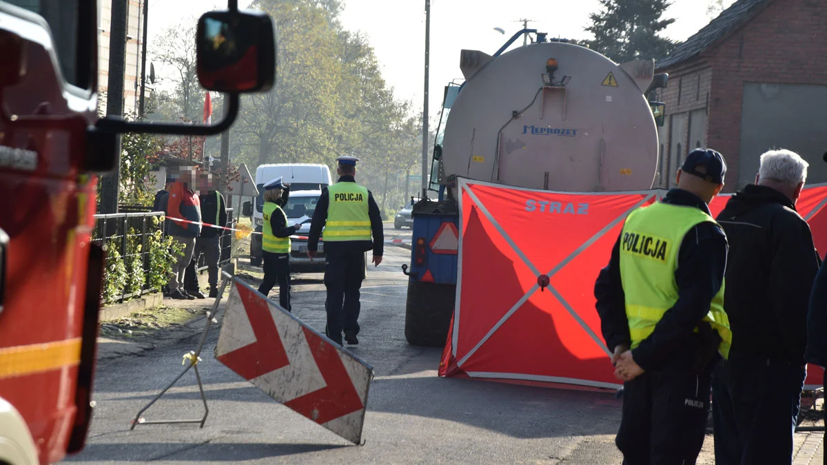 Wypadek śmiertelny w Żytowiecku. Mężczyzna przejechany przez ciągnik