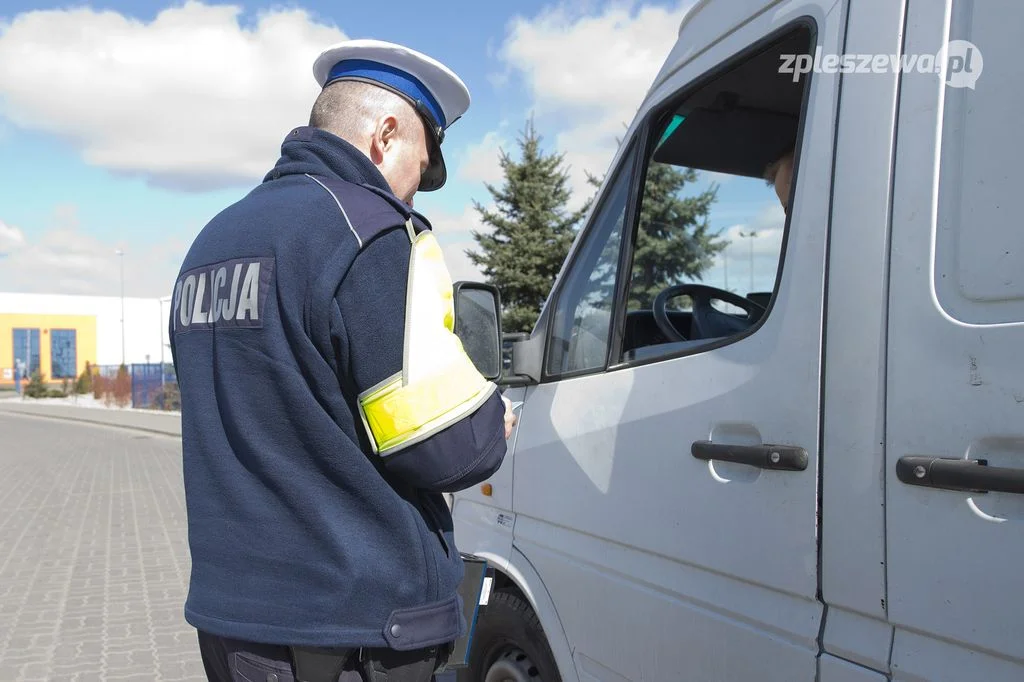 Pojechał za kierowcą busa i zabrał mu kluczyki. Obywatelskie zatrzymanie w Brzeziu - Zdjęcie główne