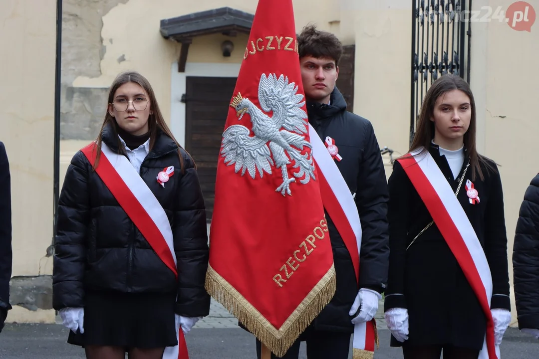 Miejska Górka. Odsłonięcie tablicy pamiątkowej na budynku WTZ