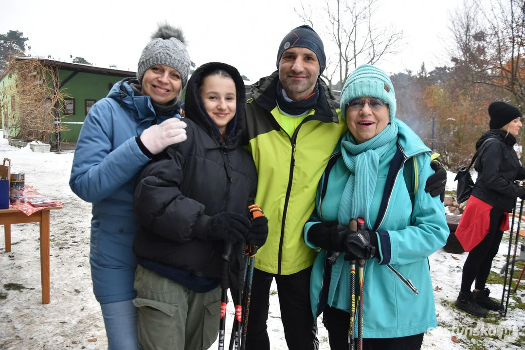 Mikołajkowy Charytatywny Marsz Nordic Walking „Idziemy dla Julki”