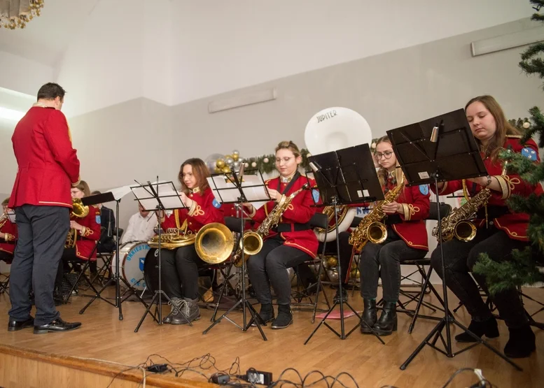Gminny Ośrodek Kultury w Choczu zaprasza na koncert orkiestry