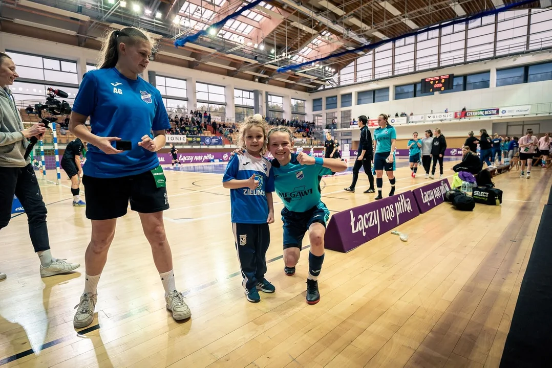 Młodzieżowe Mistrzostwa Polski w futsalu U-15 w Poznaniu. Zwycięstwo Sparty Miejska Górka