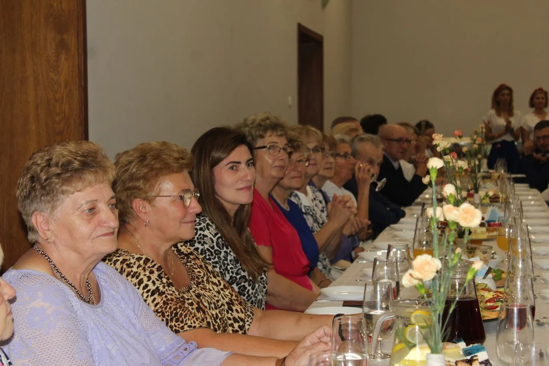 Uroczystość Matki Bożej Cieleckiej w parafii św. Małgorzaty w Cielczy z zawierzeniem KGW z gminy Jarocin