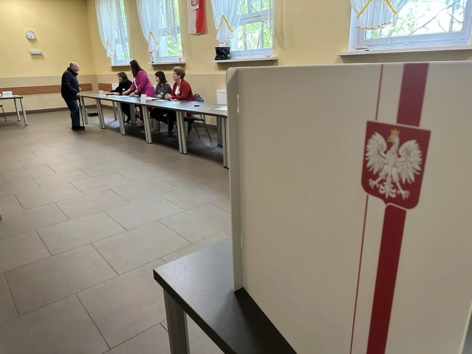 Wybory samorządowe 2024 II tura. Trwa głosowanie w gminach Jarocin i Kotlin