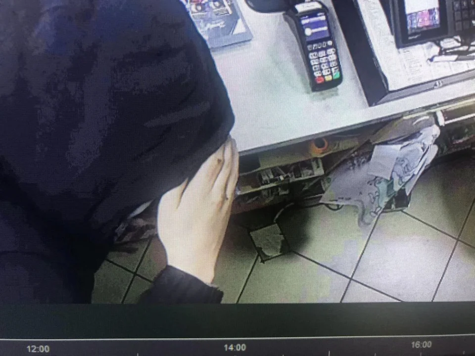 Właścicielka sklepu w Jarocinie pokazała twarz złodzieja, który skradł papierosy - Zdjęcie główne
