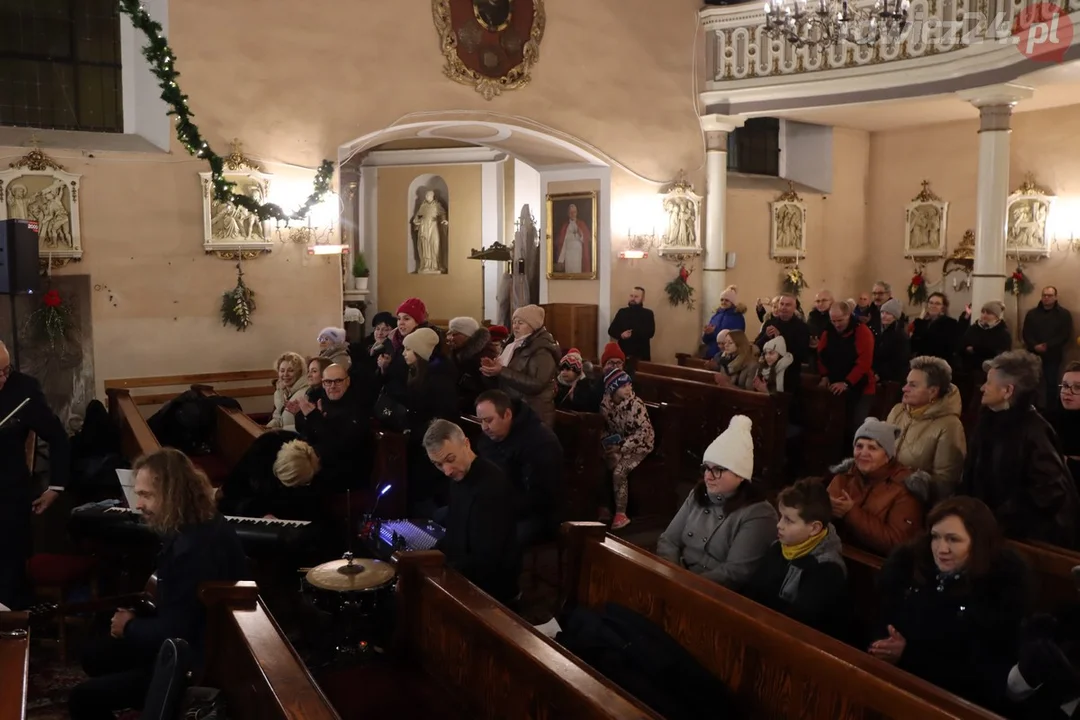 Koncert w Sarnowie dla Macieja Basińskiego