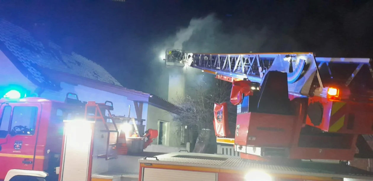 Straż interweniowała w gminie Dobrzyca. Pożar sadzy w Polskich Olędrach - Zdjęcie główne
