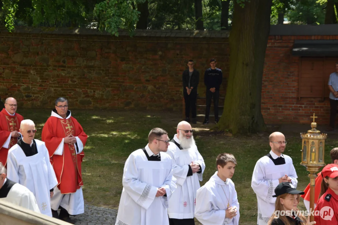 Pielgrzymka strażaków i rodzin strażackich na Świętą Górę. Zielone Świątki 2024 w powiecie gostyńskim