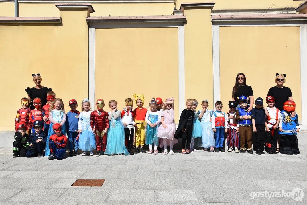 Parada Żywych Książek - Tydzień Bibliotek w gminie Krobia -