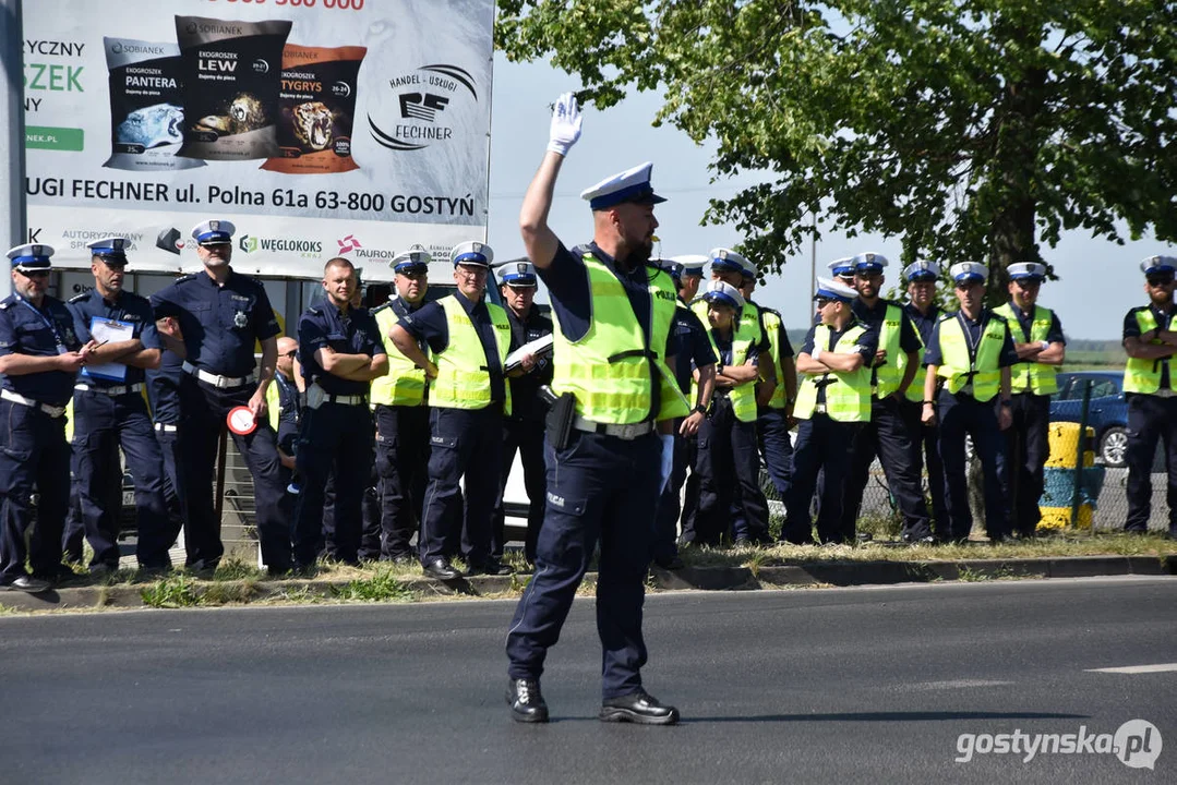 34. Konkurs "Policjant ruchu drogowego 2024” w Gostyniu. Dzień drugi - ręczna regulacja ruchem