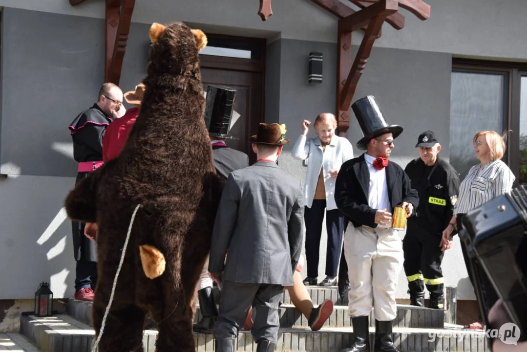 "Niedźwiedzie" wróciły do Zalesia - wesoły śmigus-dyngus