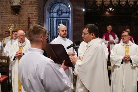 Diakon z naszego terenu przyjął święcenia kapłańskie. Został też skierowany na nową parafię