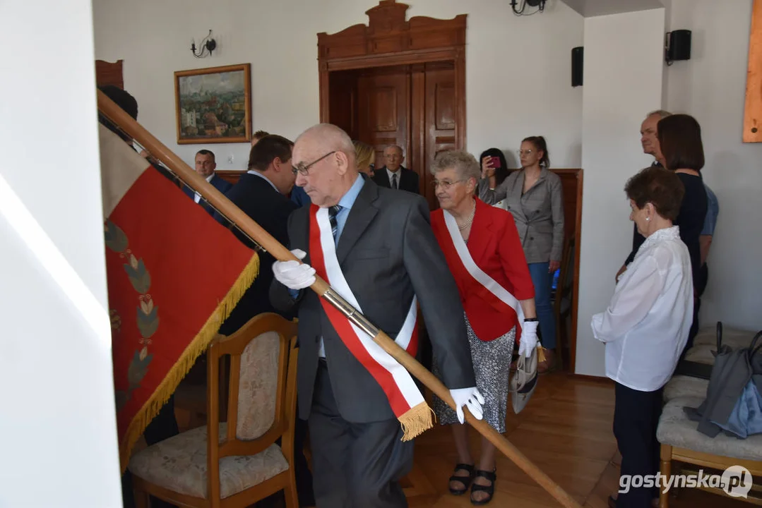 Uroczystość gostyńskiego koła Związku Kombatantów RP i BWP. Wręczanie odznaczeń