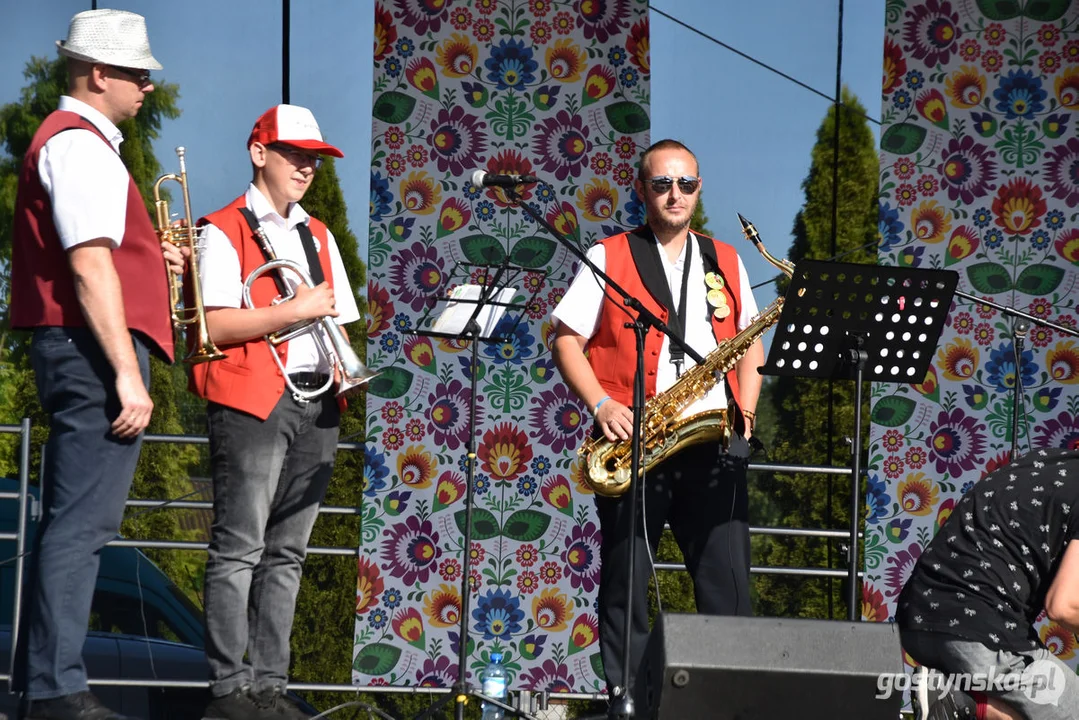 Jubileuszowy Przegląd Zespołów Ludowych w Borku Wlkp. wraz z wystawą samochodów retro 2022