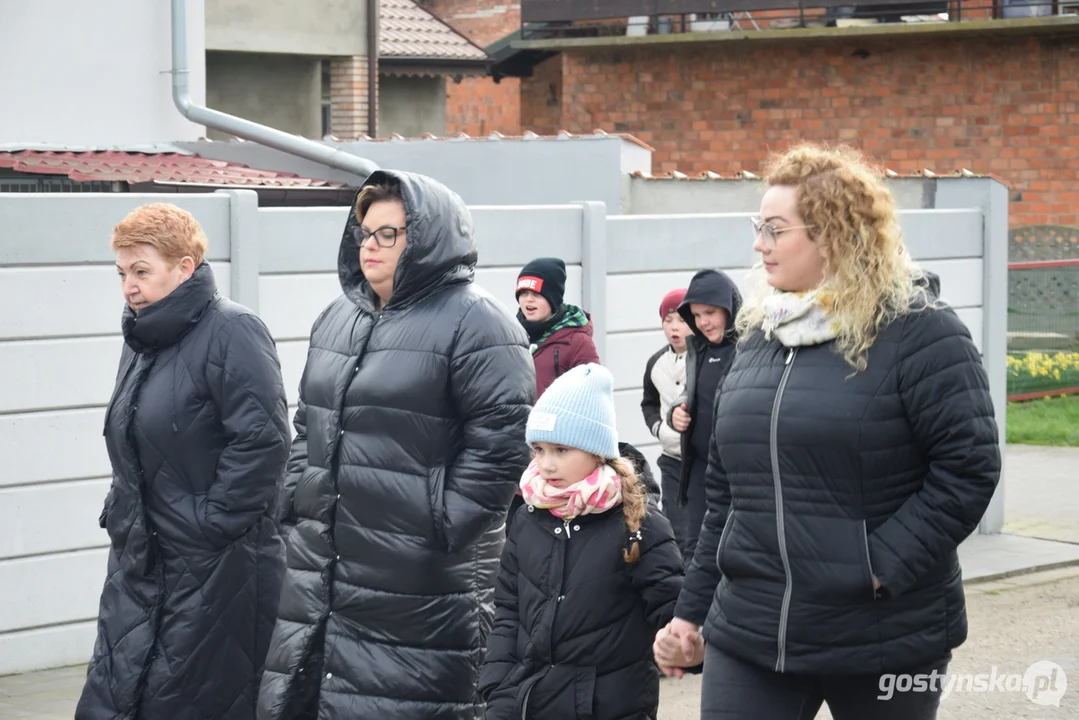 Obrzędy palenia i topienia "śmiercichy" oraz "nowego lotka" na Biskupiźnie