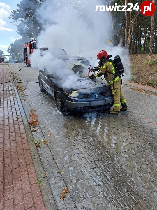 Pożar auta na ul. Englerta w Rawiczu
