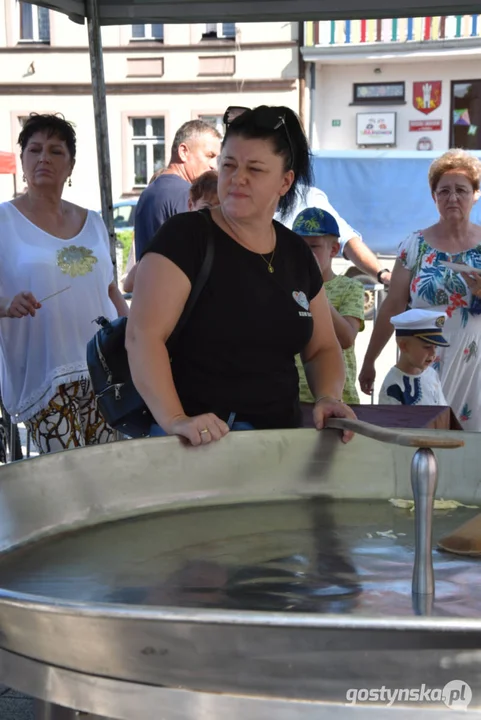 Święto Sera Smażonego w  w Pogorzeli - ustanowili rekord Polski  na największą porcję sera smażonego