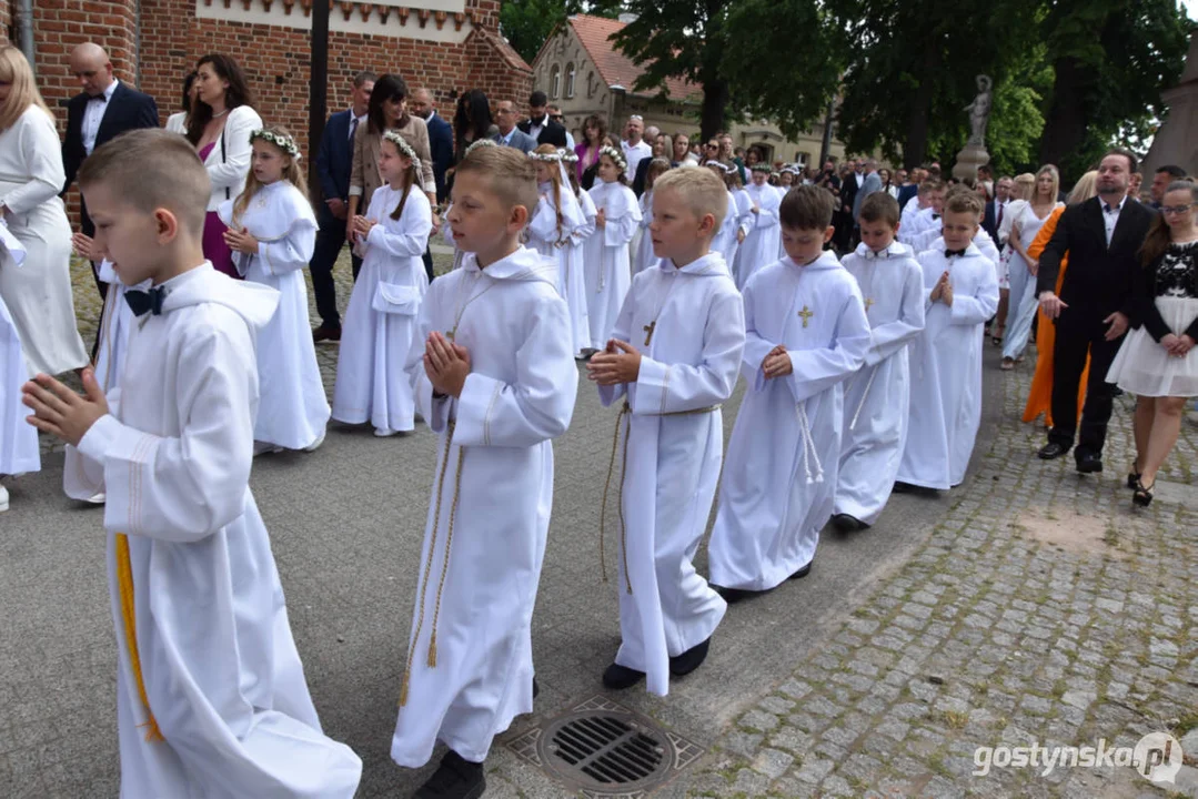 Uroczystość Pierwszej Komunii Świętej w parafii farnej w Gostyniu