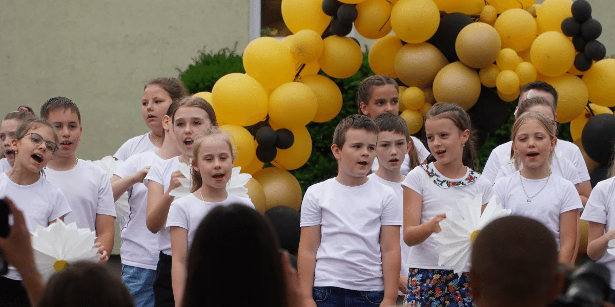 Festyn w Szkole Podstawowej nr 3 im. ks. Jana Twardowskiego w Jarocinie