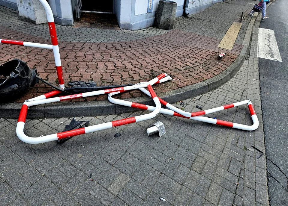 Potrącenie pieszej przy urzędzie pocztowym w Gostyniu