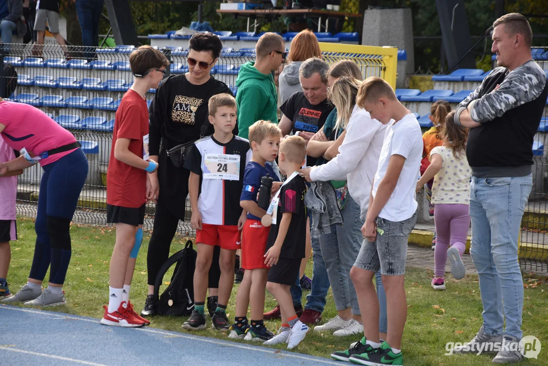 II Rodzinny Festiwal Biegowy w Gostyniu. Bieżnię opanowały dzieci