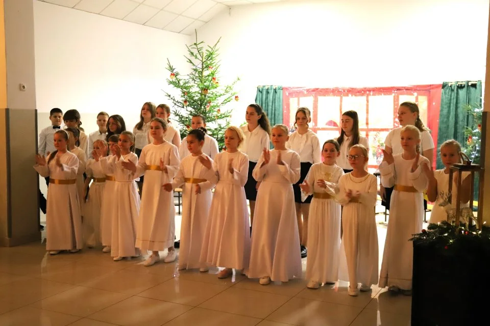 Chwaliszew. Wigilijne spotkanie władz gminy, radnych i dyrektorów szkół [ZDJĘCIA] - Zdjęcie główne