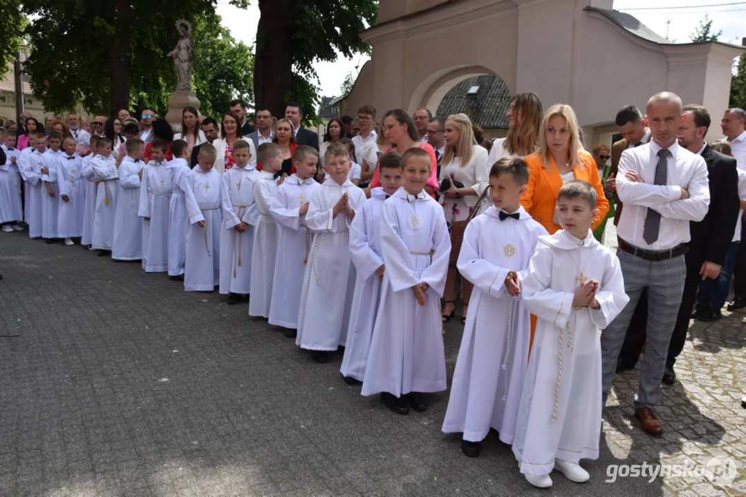 Uroczystość Pierwszej Komunii Świętej w parafii farnej w Gostyniu