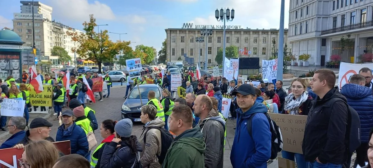 Mieszkańcy Ziemi Jarocińskiej protestują przeciwko CPK w Warszawie