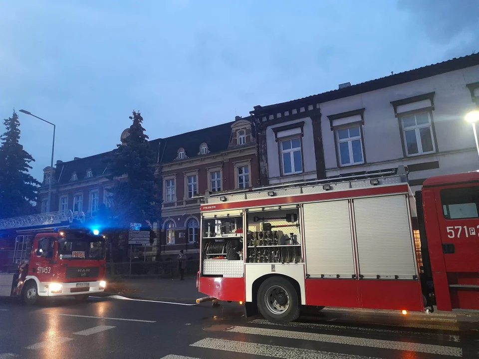 Pożar budynku gospodarczego na Piłsudskiego w Rawiczu