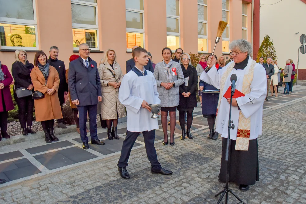 Sulmierzyce. Obchody Narodowego Dnia Niepodległości i promocja książki