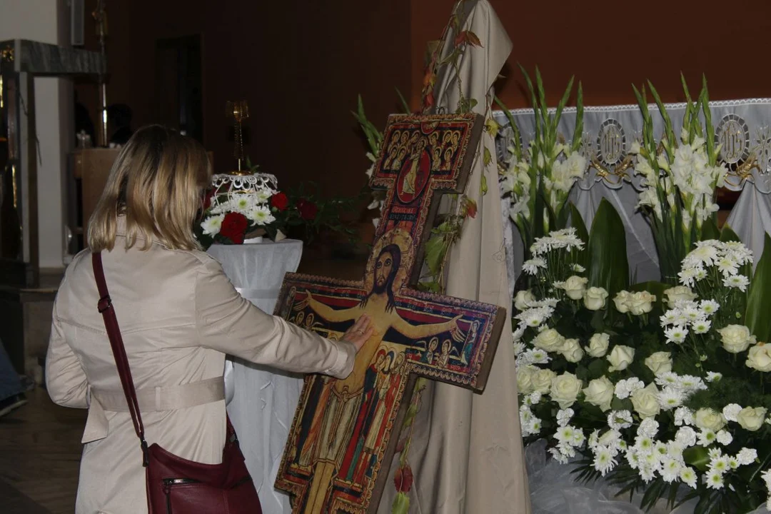 Błogosławieństwo zwierząt po raz drugi na na odpuście u franciszkanów w Jarocinie