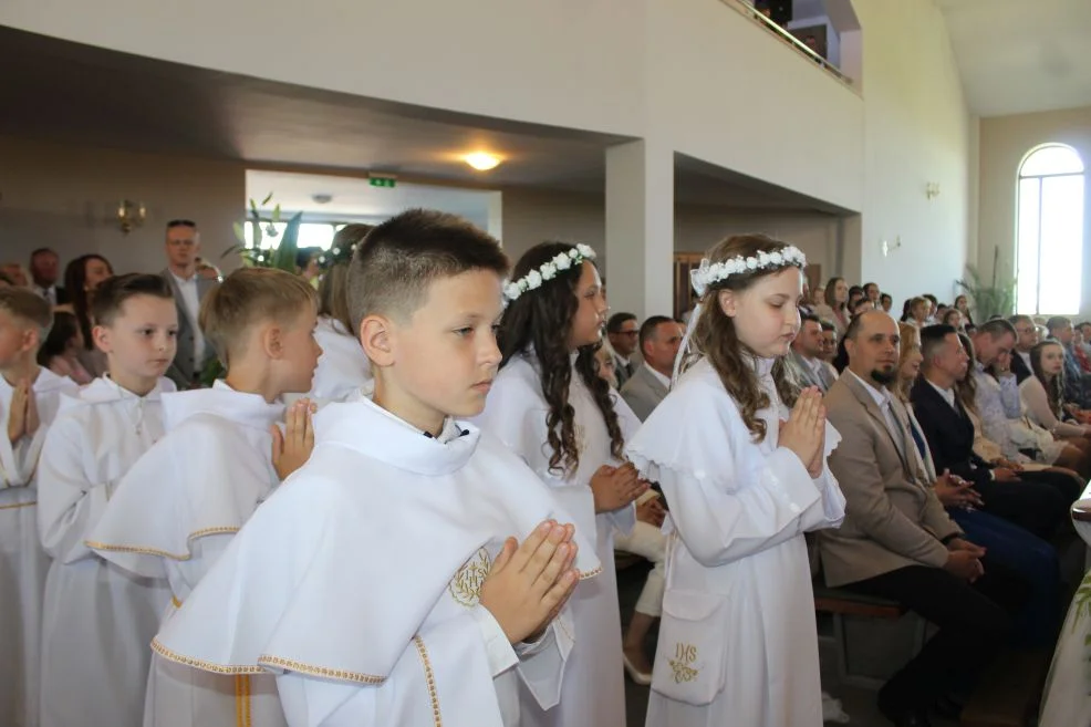 Pierwsza Komunia Święta w parafii Matki Bożej Fatimskiej w Jarocinie