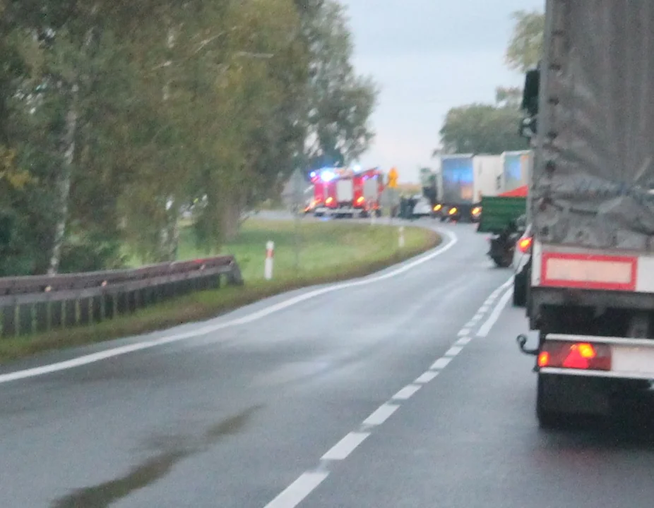 Wypadek na drodze krajowej. Dwie osoby trafiły do szpitala [ZDJĘCIA CZYTELNIKA] - Zdjęcie główne