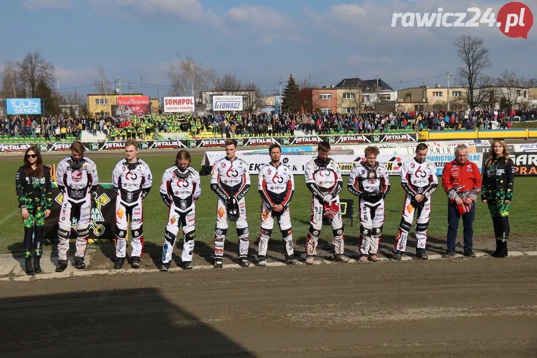 Kolejarz wygrywa na inaugurację.